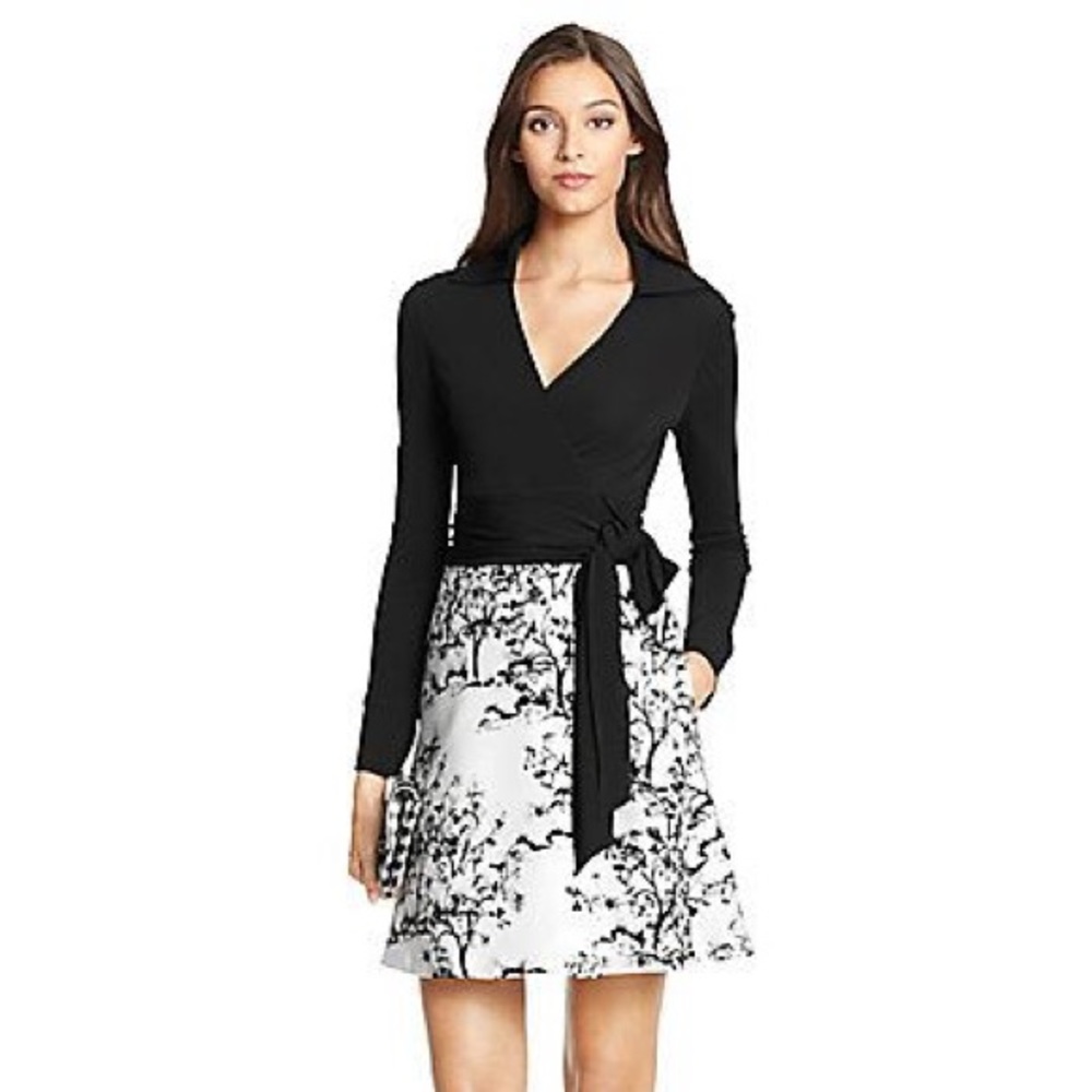 Diane Von Furstenberg Black wrap top